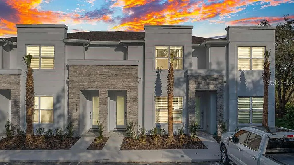 3 bed, 3.0 bath, 1852 sqft, $2,600 — Photo 4