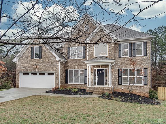 2nd image of 670 Brittany Manor Ln
