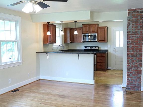 5th image of 4105 Winchester Dr