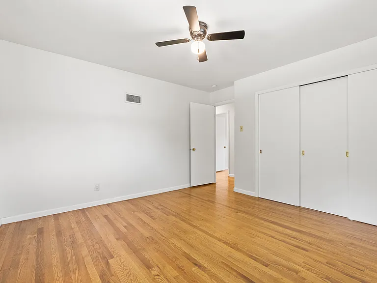 9845 Pebblestone Dr — Photo 16
