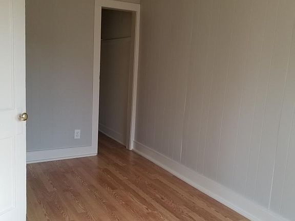 3rd image of 816 15th St #1