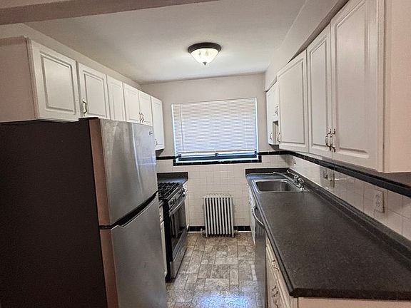 4th image of 524 Riddle Crest Ln #2