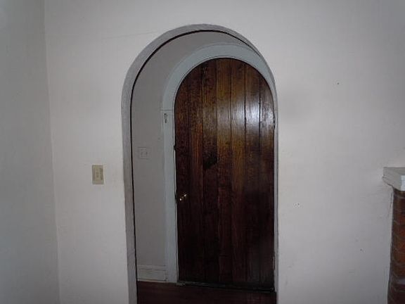 2nd image of 423 Chickamauga Ave