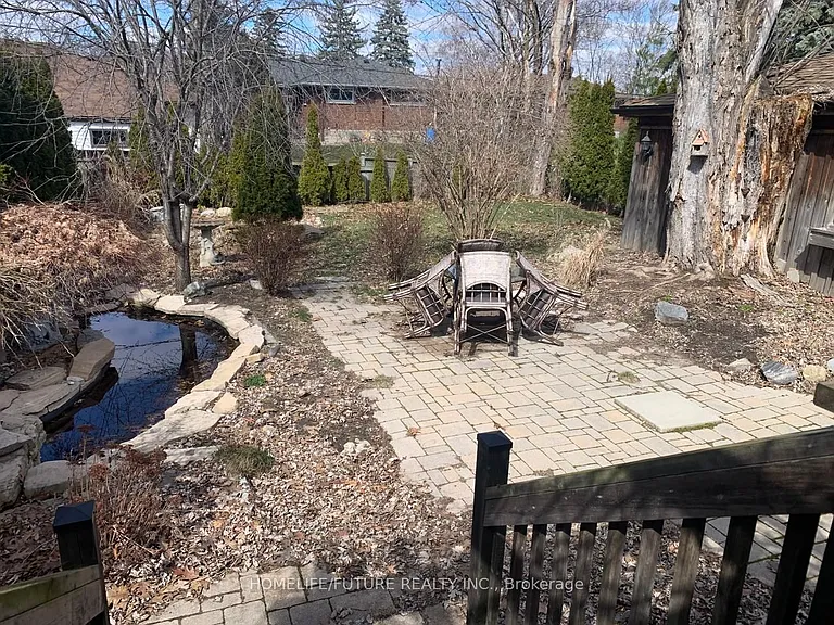 316 Walmer Rd — Photo 29
