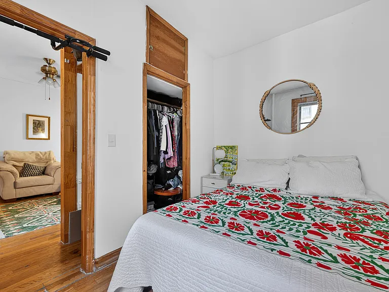 402 E 69th St #24 — Photo 8