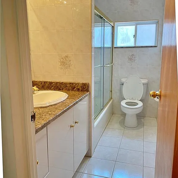 2710 Harding Ave #2 — Photo 6