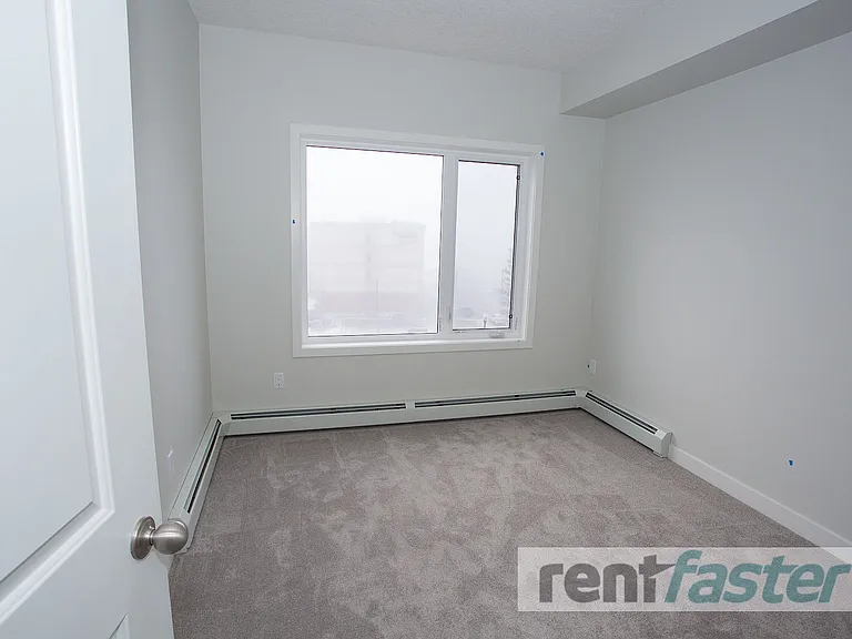 588 Griesbach Parade NW — Photo 23
