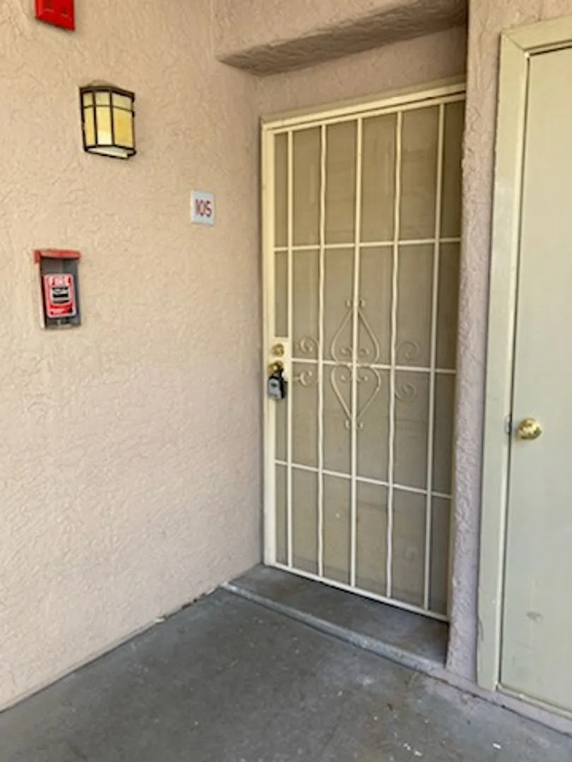 3 Bedroom Condo in Gated Portofino! — Photo 3