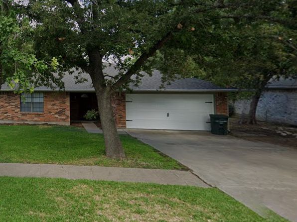 4207 Woodcrest Dr