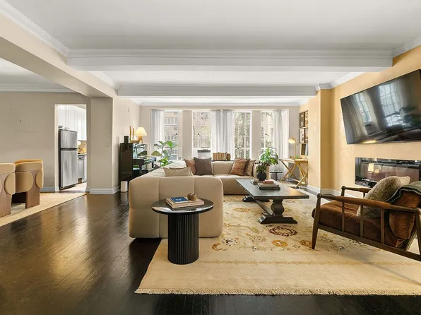 340 W 57th St APT 2B, New York, NY 10019