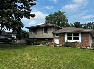 630 Parkshore Dr, Shorewood, IL 60404