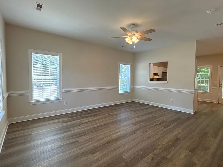 4401 Stephen Oaks Way — Photo 3