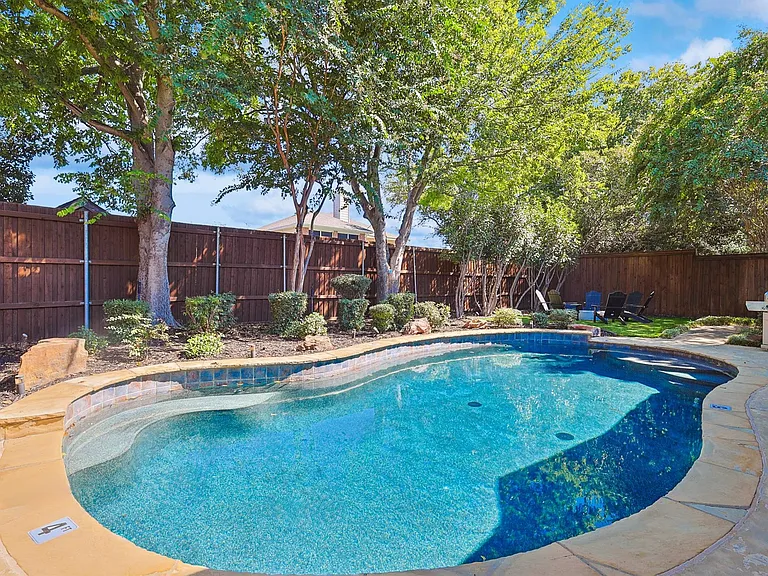 2604 Brandi Ln — Photo 35