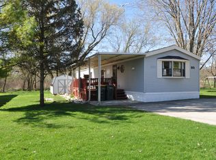 95 Meadowbrook Park Dr, Iron Ridge, WI 53035