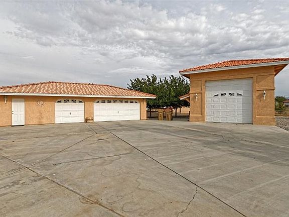 3rd image of 17311 Sequoia St