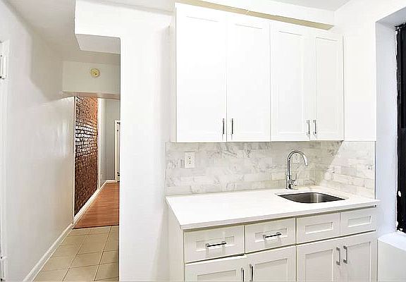 5th image of 304 W 151st St #A2
