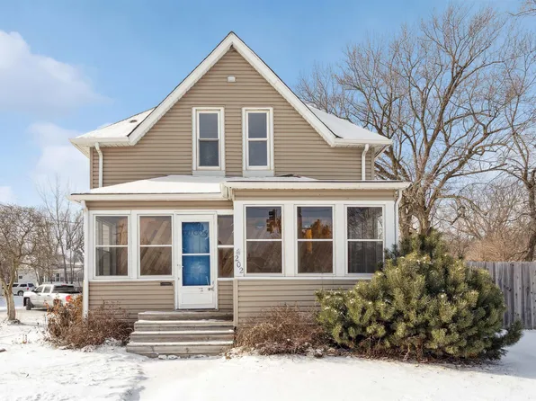 202 N Frederick Ave, Oelwein, IA 50662