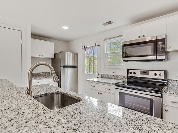 3rd image of 4338 Pembrook Village Dr #37