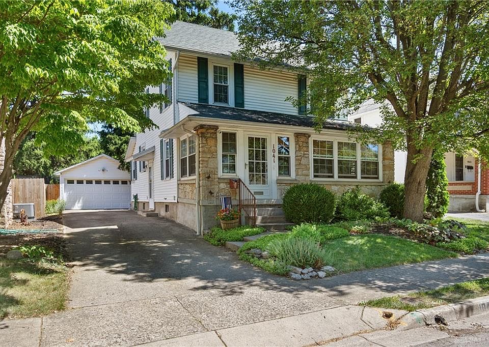 1st image of 1041 E Maple Ave
