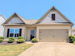 965 Walnut Creek Cir, Pendergrass, GA 30567