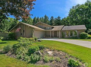 8024 Red Pine Crk E, Racine, WI 53406