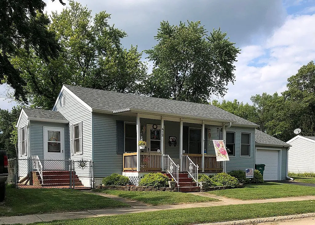 412 Laurel Ave photo 1