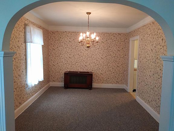 4th image of 305 Coolidge Ave
