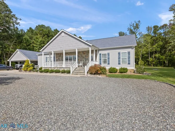 3610 N River Rd, Cardinal, VA 23025