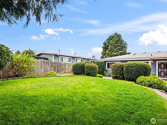 5th image of 1767 N Bridgeview Drive