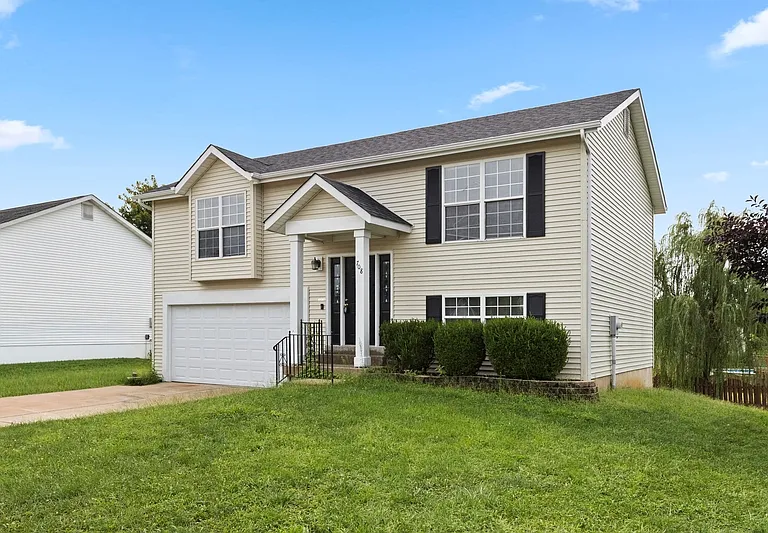708 Tobermory Ct — Photo 2