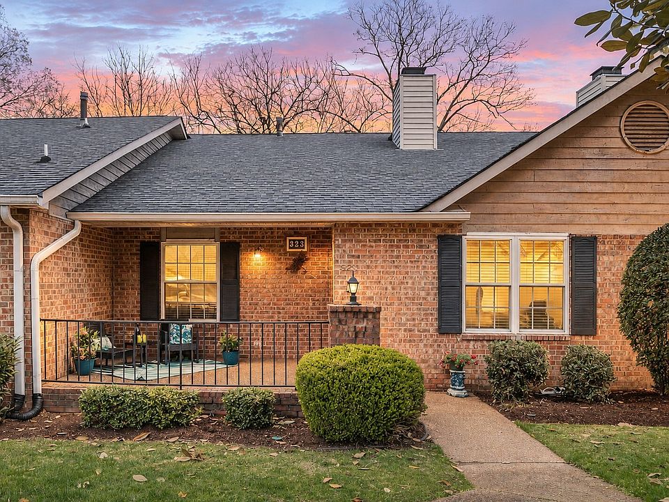 1st image of 323 Autumn Chase Dr