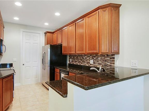 3rd image of 1327 N Jeaga Dr