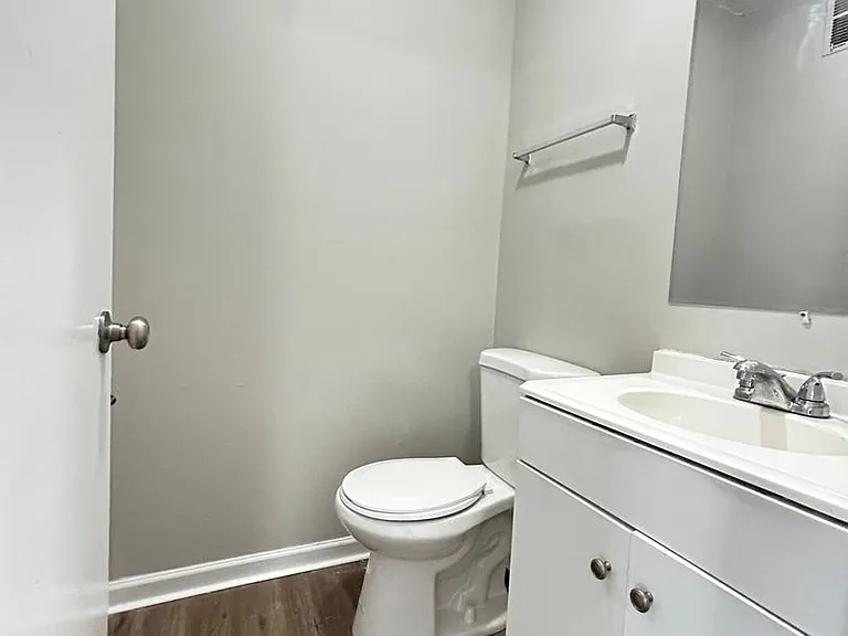 408 Bainbridge Ct #14 & 16 — Photo 8