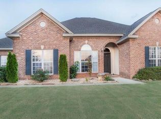 212 Sunnybrook Dr, Deatsville, AL 36022