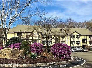 50 Aiken St APT 385, Norwalk, CT 06851