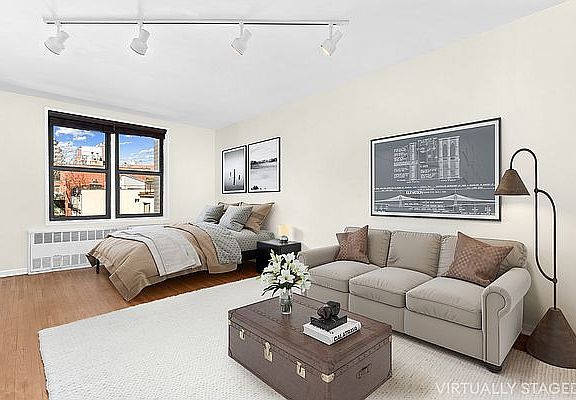 3rd image of 350 Bleecker St APT 5A