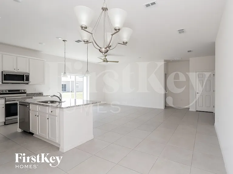 519 Crown Rose Dr — Photo 4