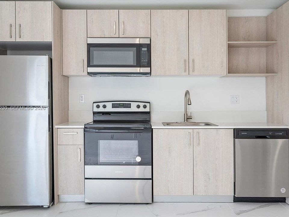 2nd image of 420 SW 7th Ave APT 202