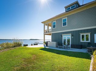 121 Clearblue Ln, Swansboro, NC 28584