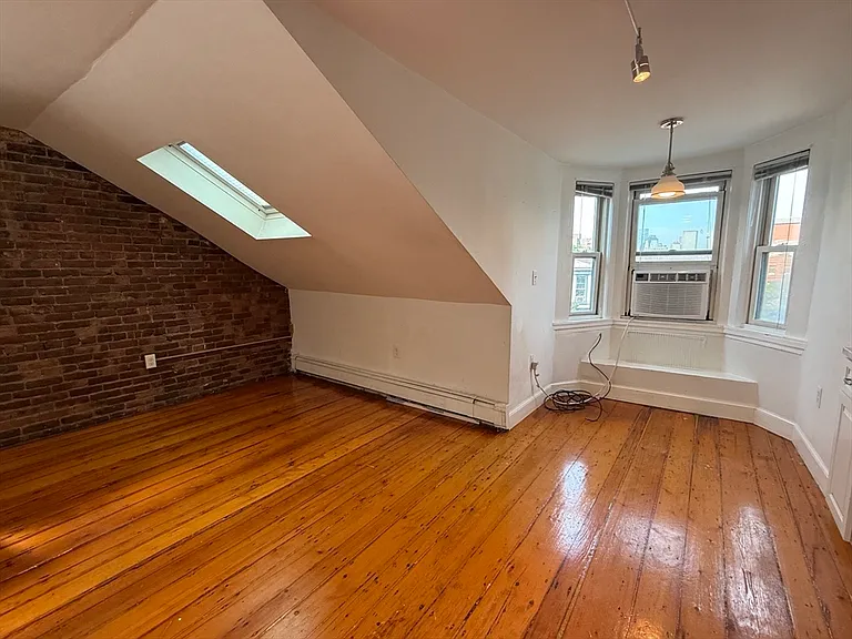 88 W Springfield St #4 — Photo 9