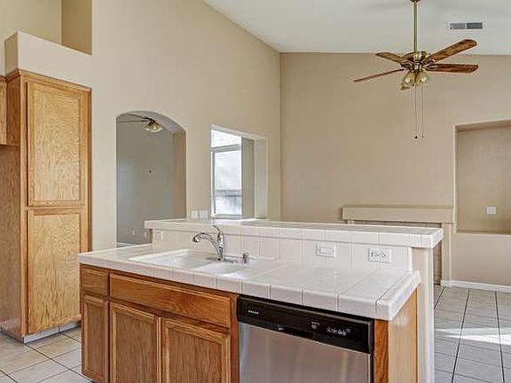 5th image of 501 De Bord Dr