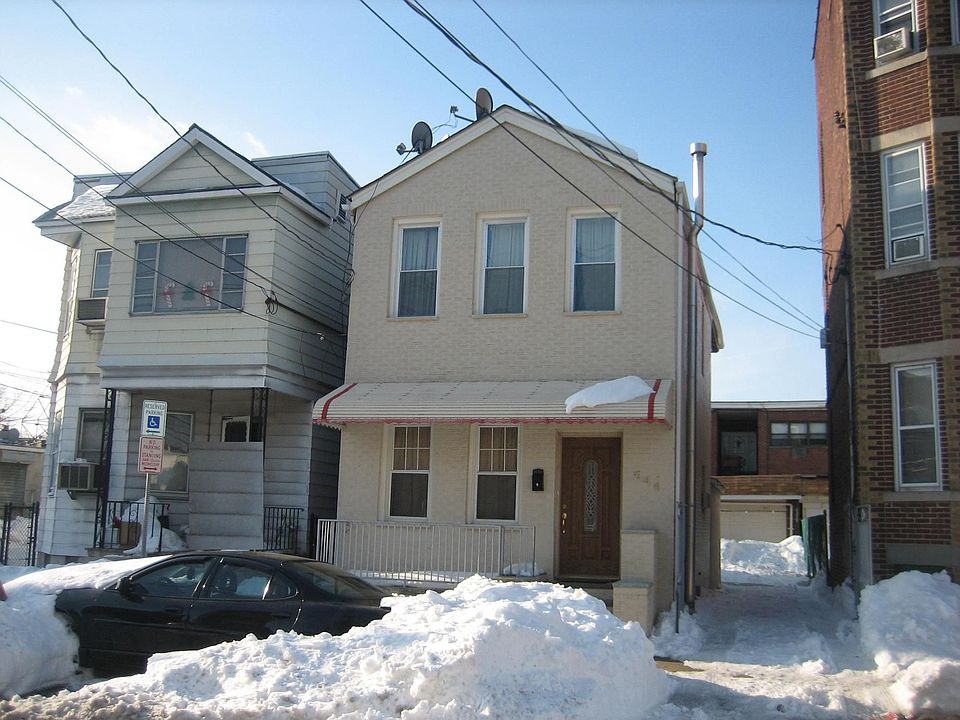 1st image of 544 N 11th St