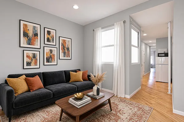 Living room, photo 2