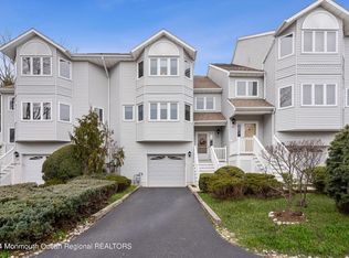 82 Orchid Ct #802, Toms River, NJ 08753