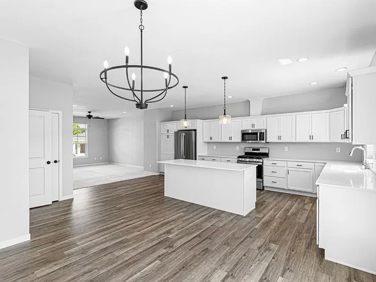 4773 Preston Ln — Photo 8