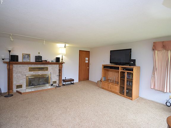 5th image of 10105 NE 39th Ave
