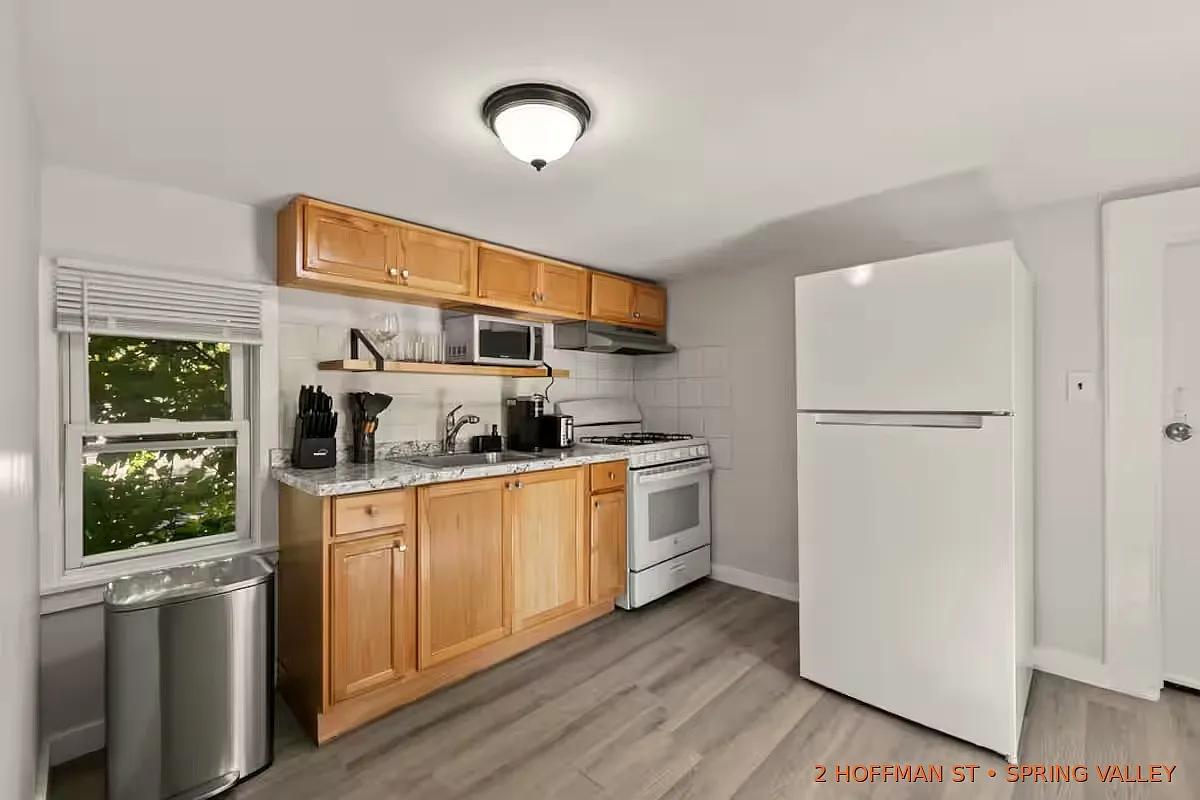4 bed, 1000 sqft, $3,800 — Photo 2