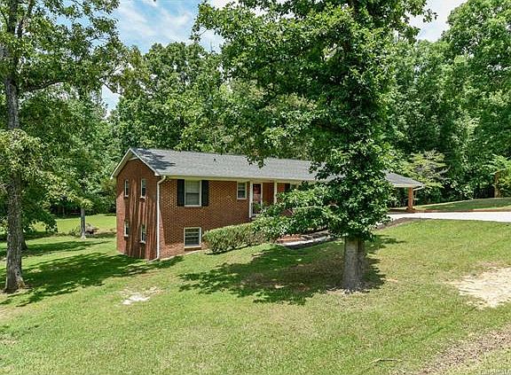 2nd image of 1014 Hilldale Dr