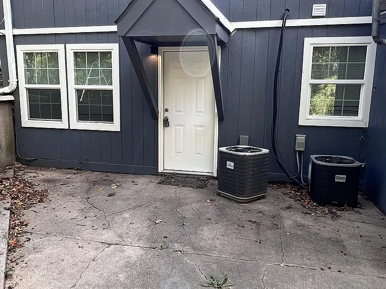 222 SE 101st Rd #4 — Photo 2