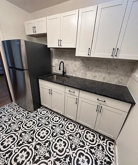 33325 Grand River Ave #3 — Photo 1